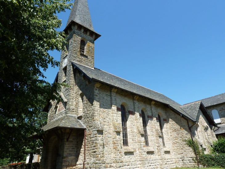 Temple protestant fin XIXe, qui fut construit en raison d'un conflit avec le curé de Lonzac. - Madranges