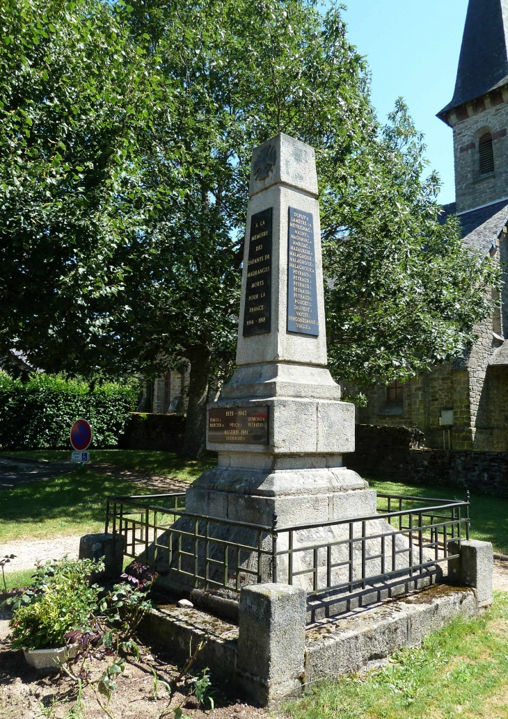 Le Monument aux Morts. - Madranges