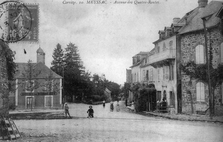 Vers 1914 - Avenue des Quatre-Routes (carte postale ancienne). - Meyssac