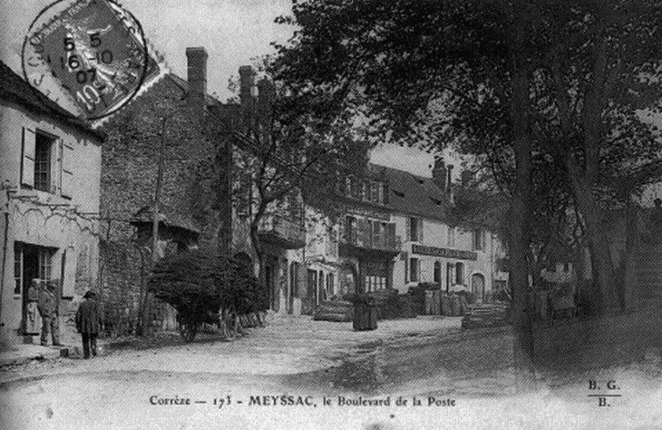 Vers 1907 - Boulevard de la Poste (carte postale ancienne). - Meyssac