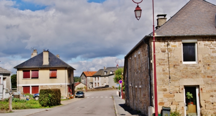 Le Village - Montaignac-Saint-Hippolyte