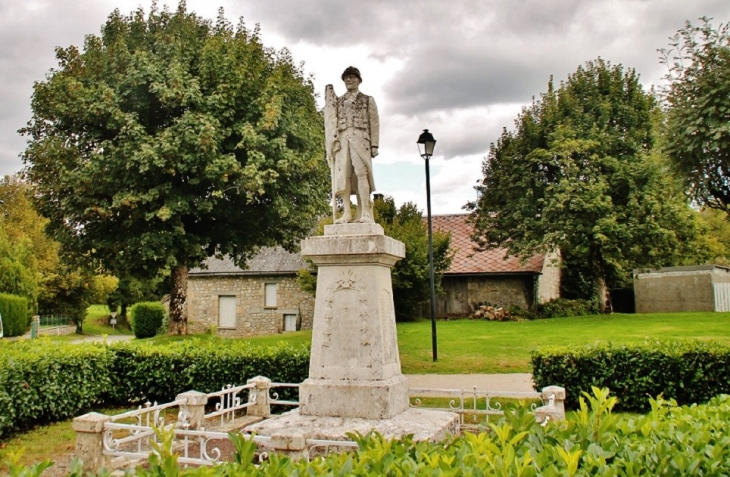 Monument-aux-Morts - Moustier-Ventadour
