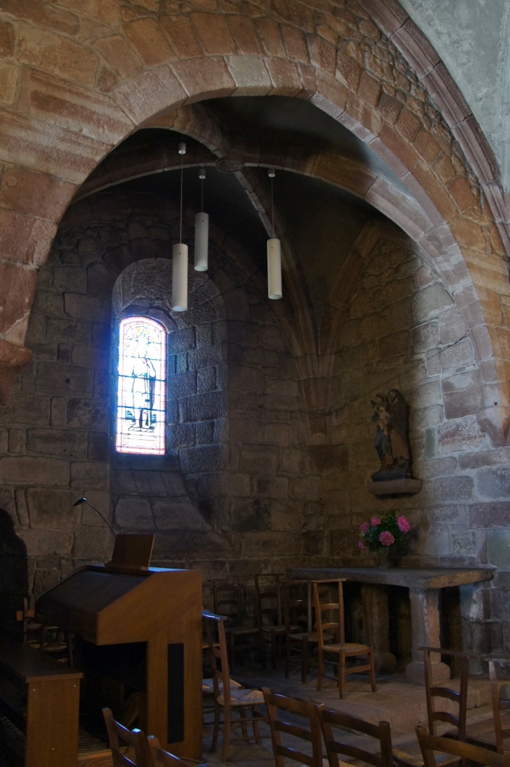 Petite chapelle latérale gauche de l'église Saint-Barthélémy. - Objat