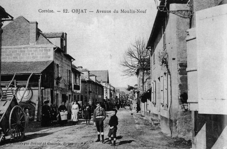 Avenue du Moulin Neuf, vers 1910 (carte postale ancienne). - Objat