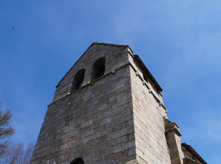 Le clocher de l'église Saint-Pierre. - Peyrelevade