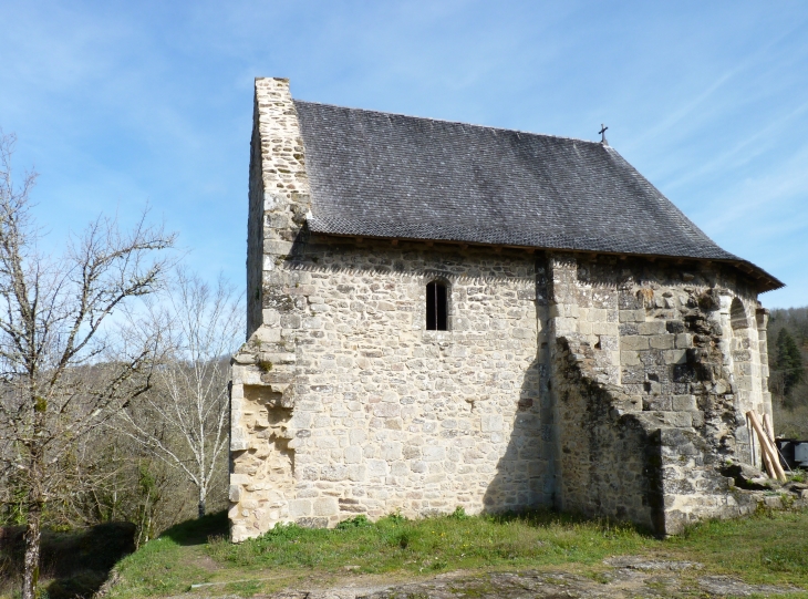 Vieille église  du 12ème de Saint- Pantaléon-de-Lapleau - Saint-Pantaléon-de-Lapleau