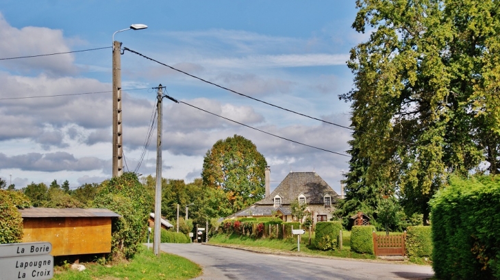 La Commune - Saint-Pantaléon-de-Lapleau