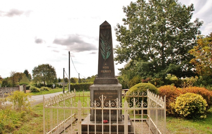 Monument-aux-Morts - Saint-Pantaléon-de-Lapleau