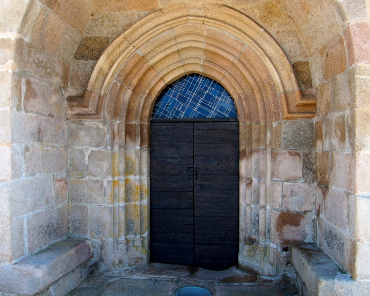 Le portail de l'église. - Saint-Rémy