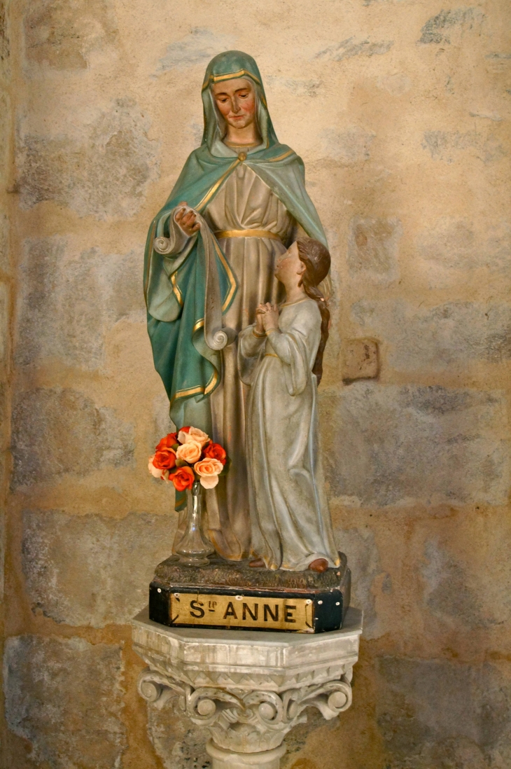 Statue de Sainte-Anne. Abbatiale Saint-Pierre. - Vigeois