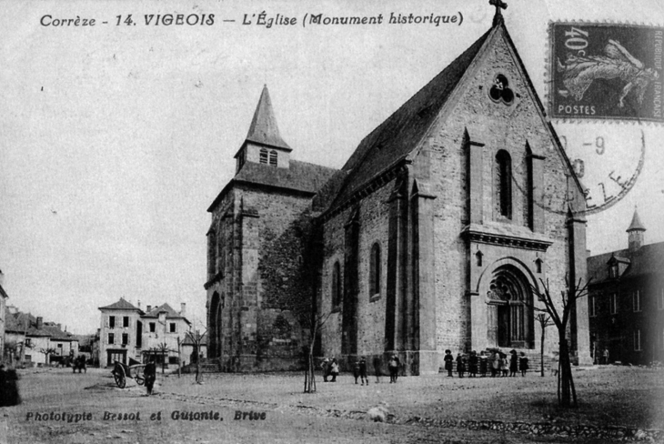 L'église, vers 1910 (carte postale ancienne). - Vigeois