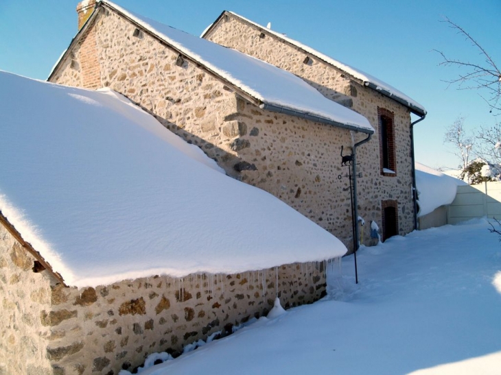 Maison Creusoise sous la neige - Augères