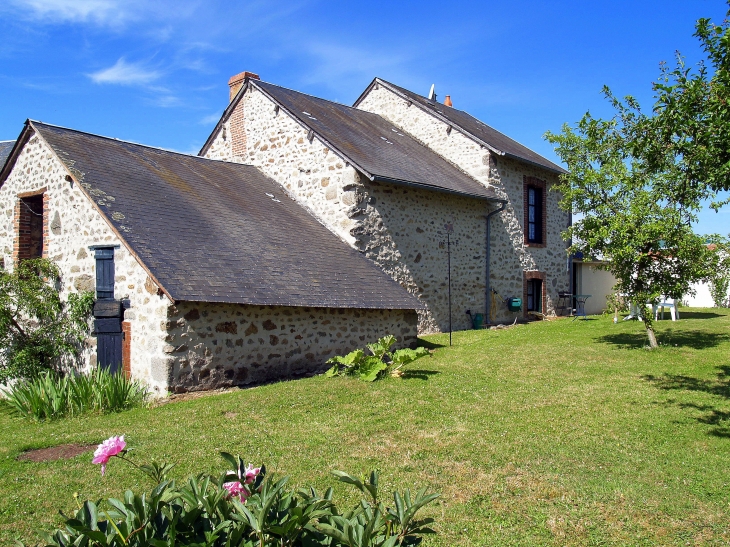 Typique maison Creusoise à La Pouyade - Augères