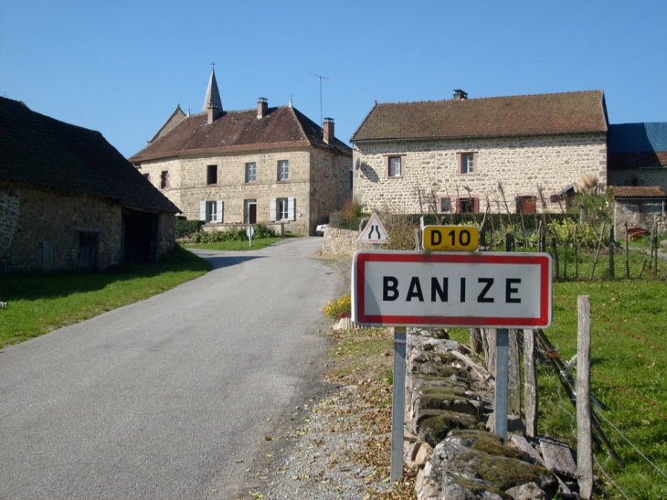 Bas du village - Banize