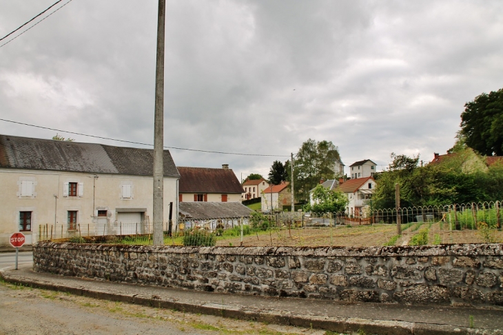 Le Village - Basville