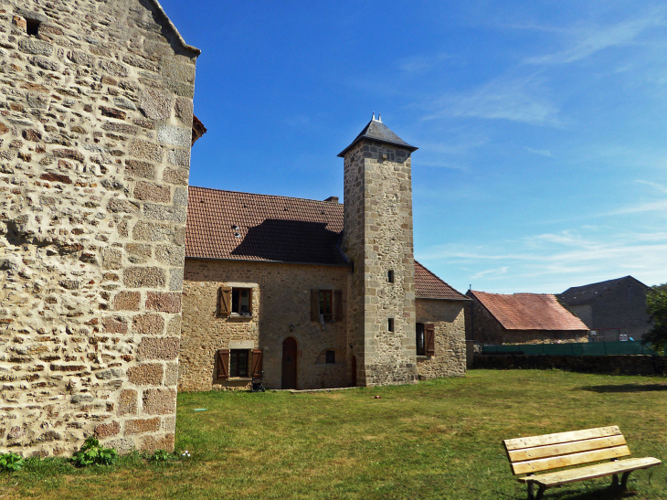 La tour carrée de l'ancien presbytère - Colondannes
