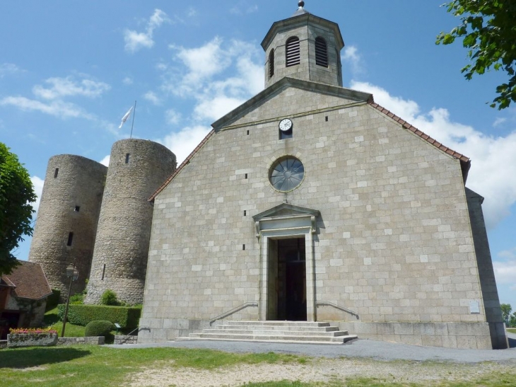 Eglise St Eloi et ruines château - Crocq