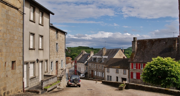Le Village - Crocq