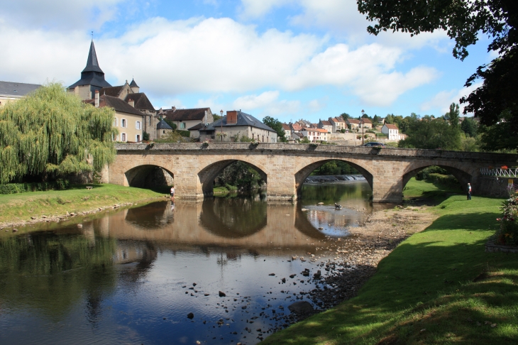 Le pont sur la Creuse - La Celle-Dunoise