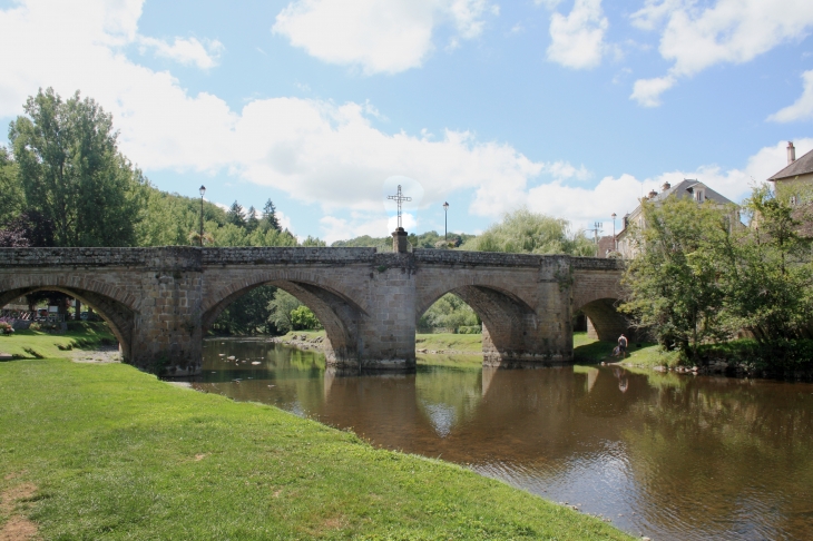 Le pont sur la Creuse - La Celle-Dunoise