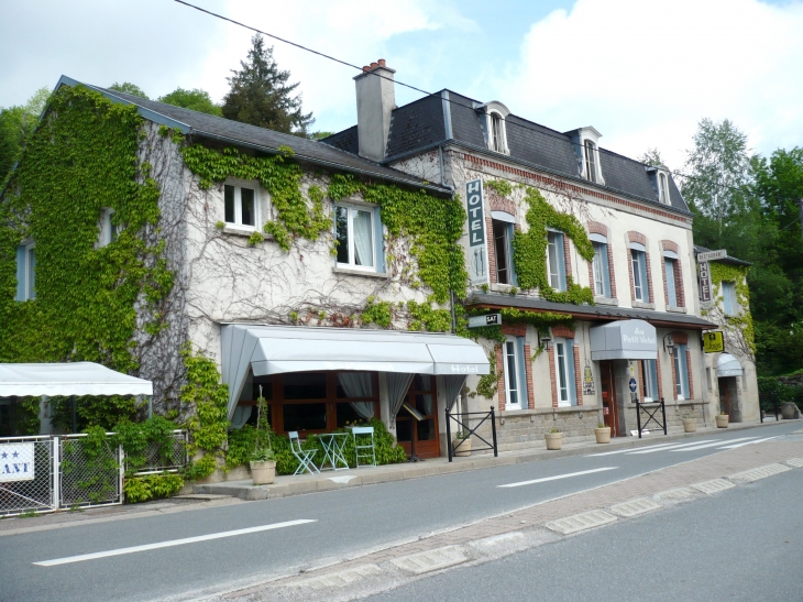 Le Restaurant. - Moutier-Rozeille