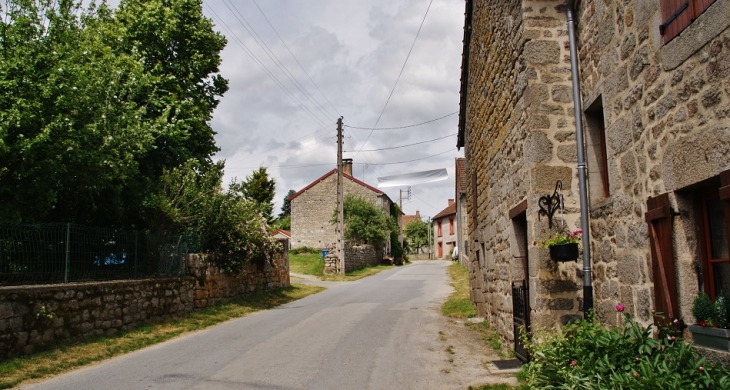 Le Village - Néoux