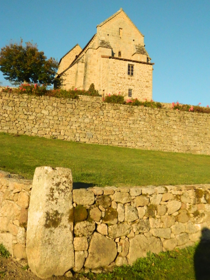 Les murs de pierres sèches - Saint-Georges-Nigremont