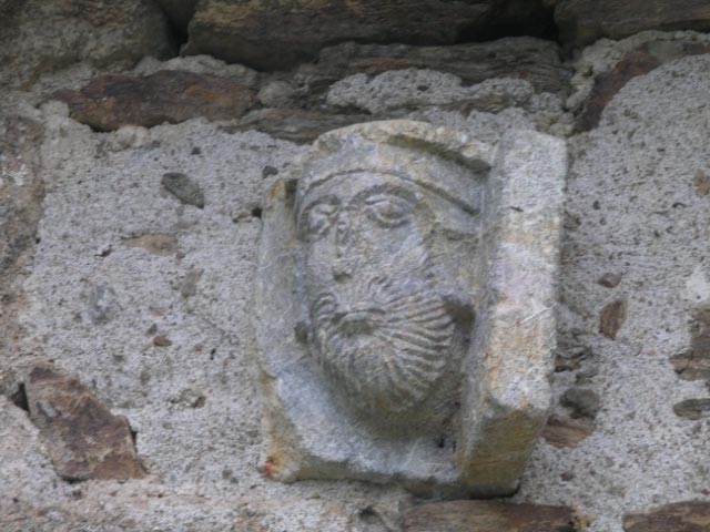Vestige templiers dans un mur du Château du Puy - Tercillat