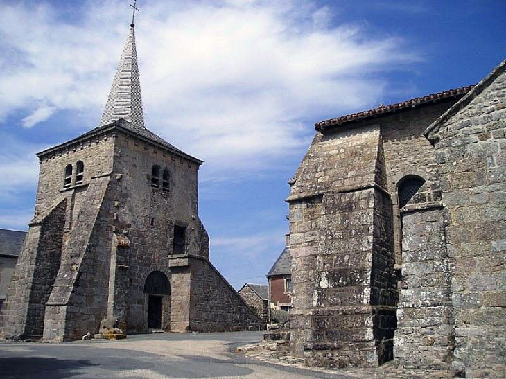 L'église coupée en deux parties - Toulx-Sainte-Croix