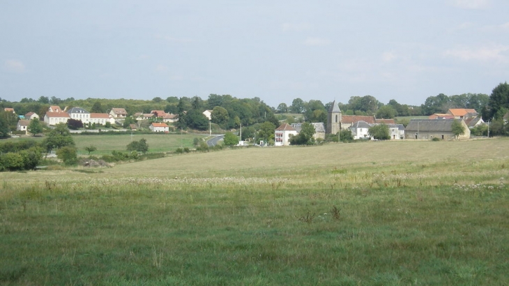 Vue panoramique du bourg - Vareilles
