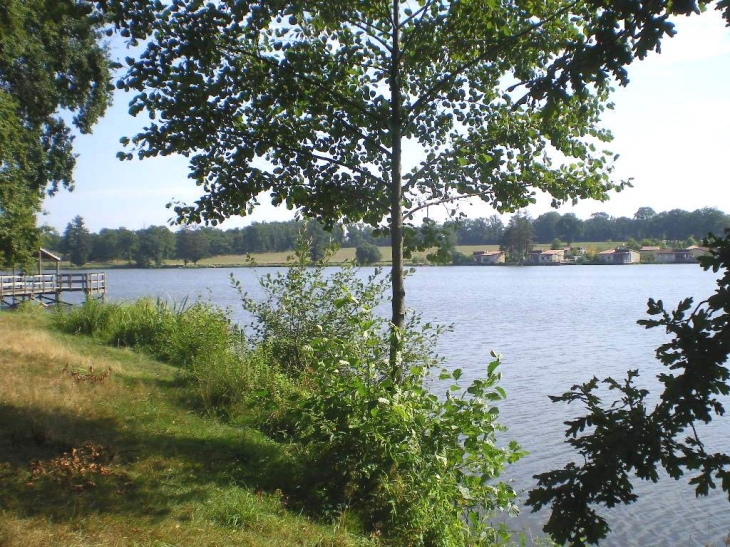 Lac des Pêcheurs, Les Puyades, Magnac Laval - Magnac-Laval