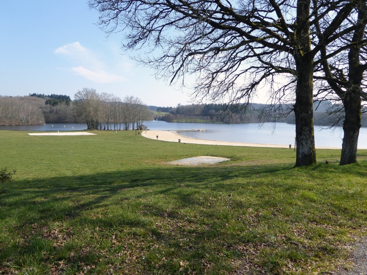 Le lac de Saint Pardoux - Razès