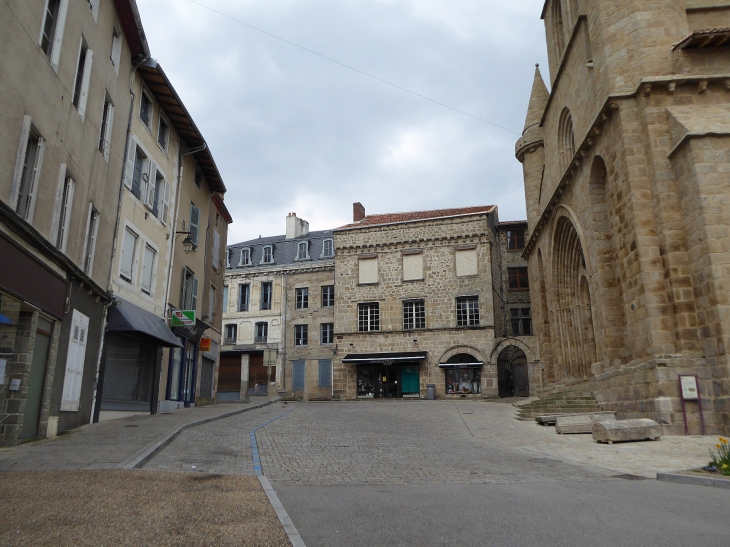 La place Beffuas - Saint-Junien