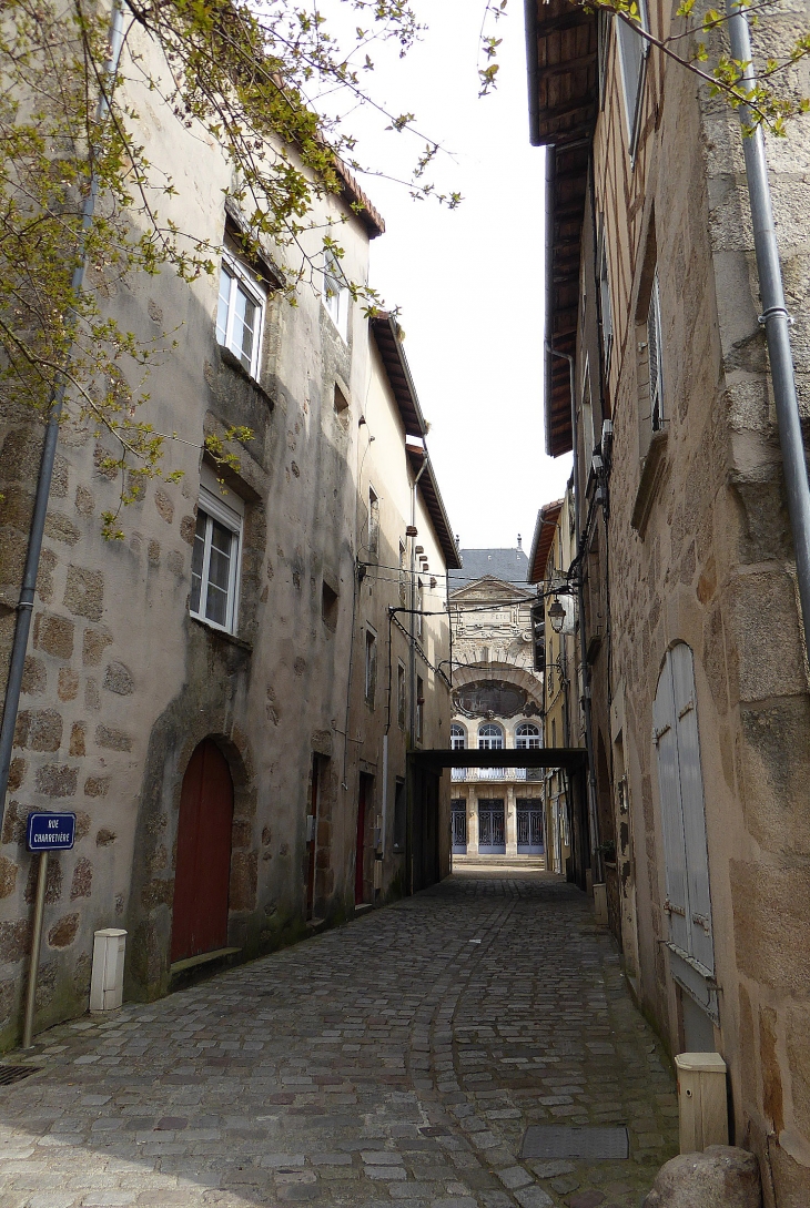 La rue charretière - Saint-Junien