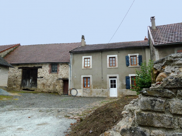 Maison de village. - Saint-Sulpice-Laurière
