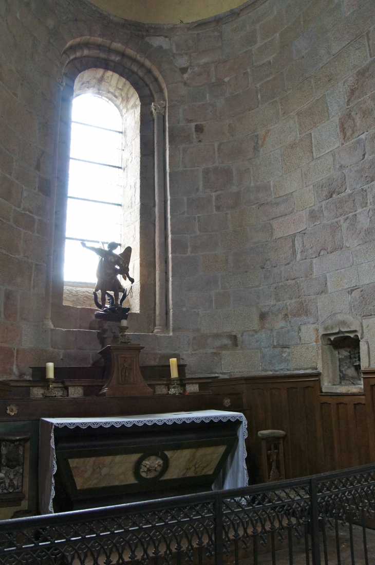 Petite chapelle du transept nord. Eglise abbatiale Saint Pierre. - Solignac