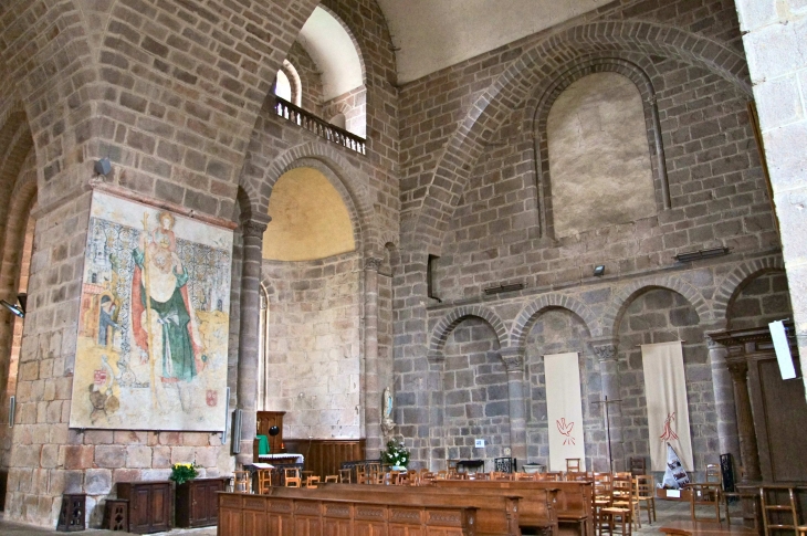 Transept sud. Eglise Abbatiale Saint Pierre. - Solignac