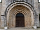 Le portail de l'église abbatiale Saint Pierre.
