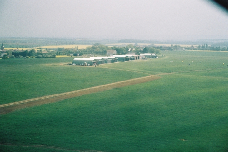 Vue de l'ensemble de l'aéroclub - Doncourt-lès-Conflans
