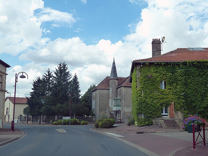 Dans le village - Doncourt-lès-Conflans