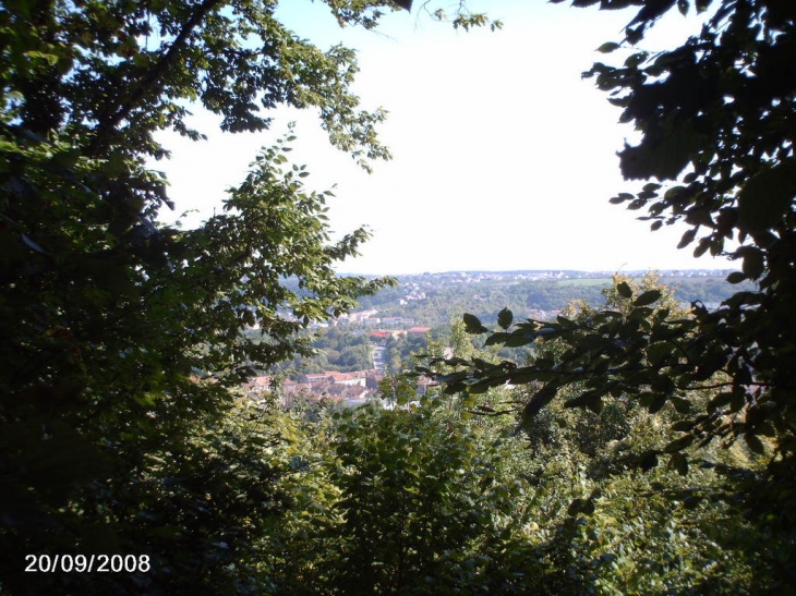 Vue partielle de la zone commerciale - Homécourt