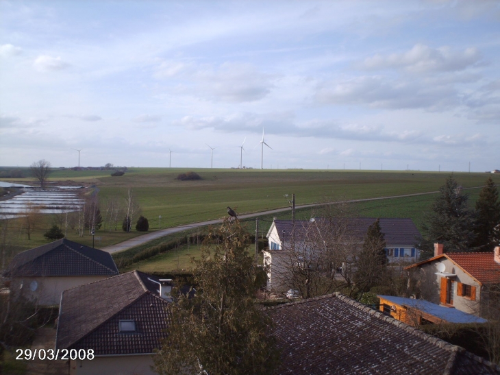 Premiére éolienne sur la commune de Anoux,vue de Lantéfontaine