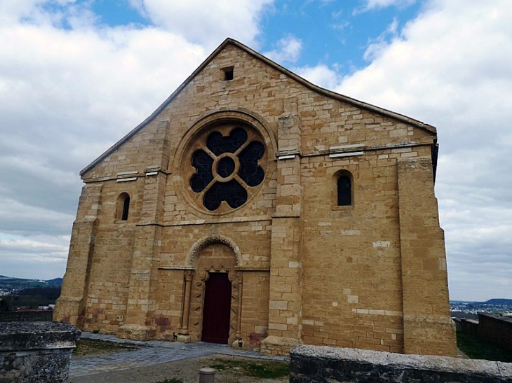 L'entrée de l'église - Mont-Saint-Martin