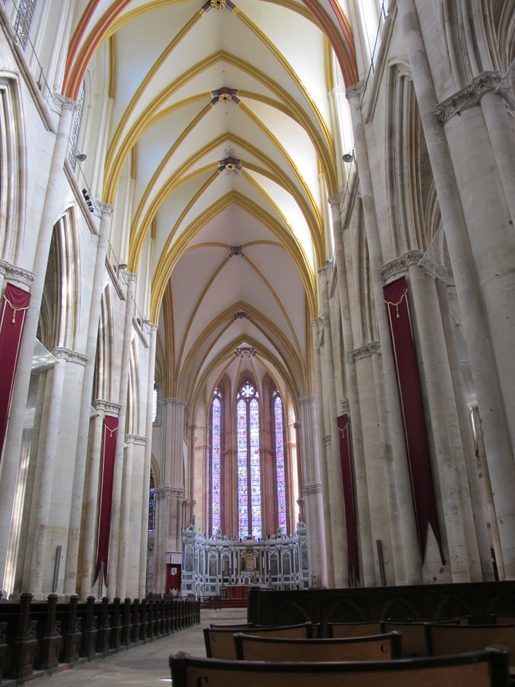 La nef de la cathédrale - Toul