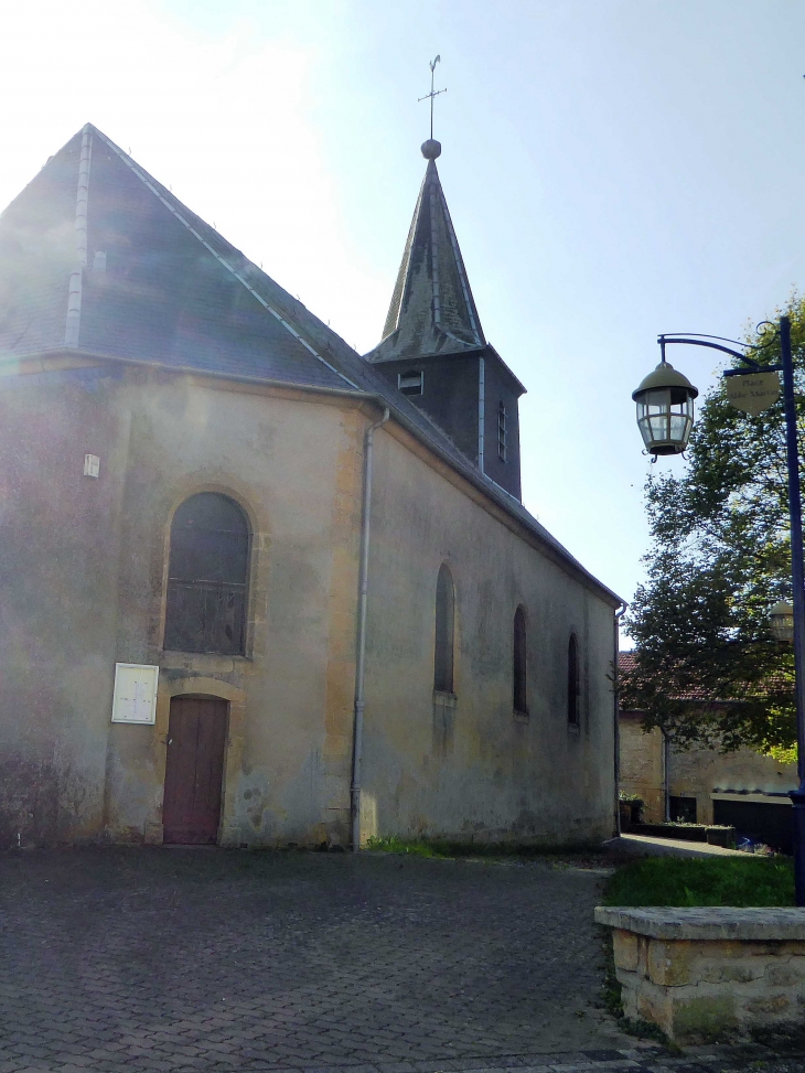 Derrière l'église - Ugny