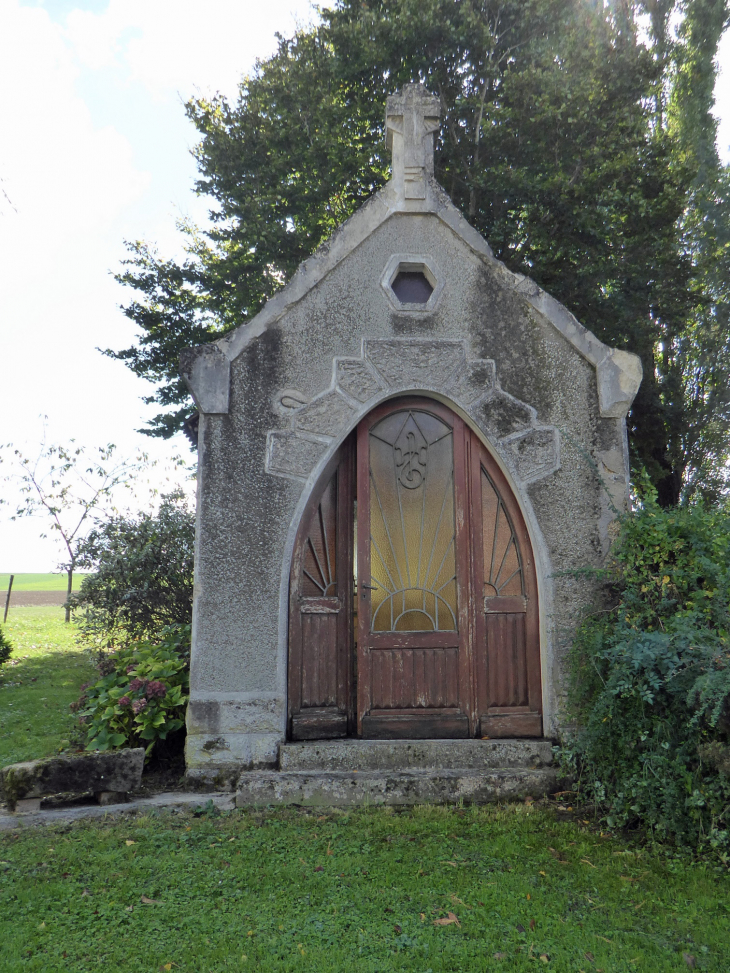 Champ: chapelle de la Vierge de l'Orme - Champneuville