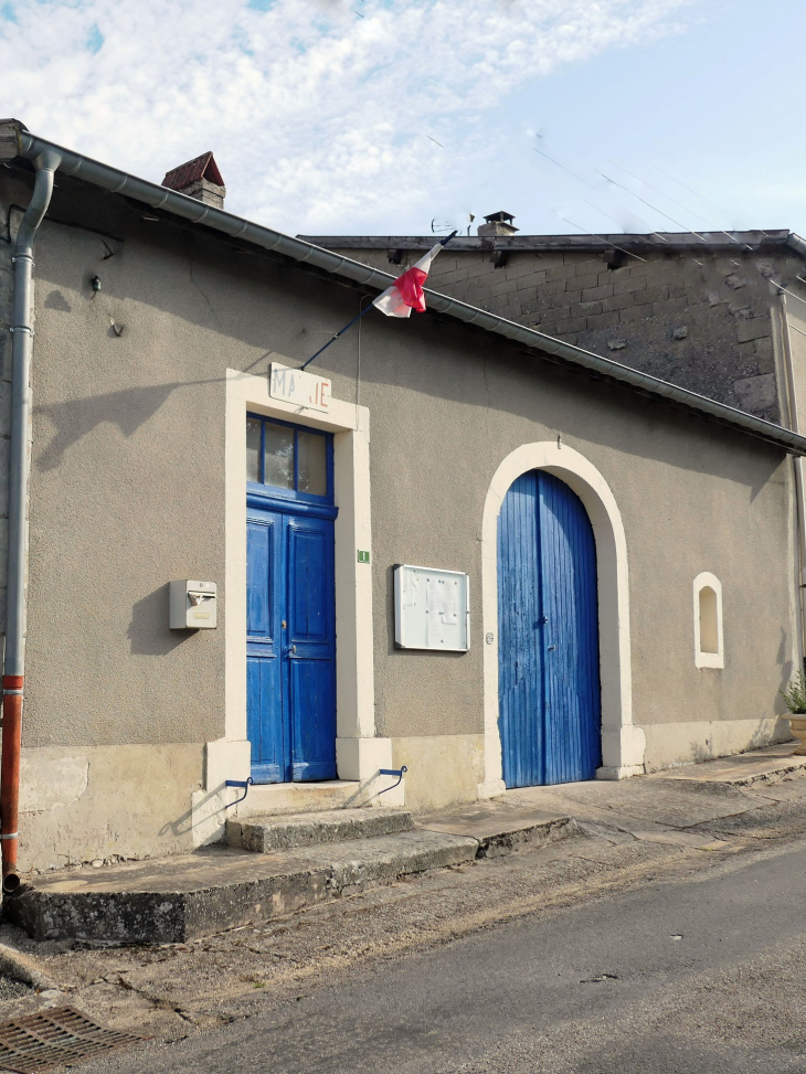 Oëy : la mairie - Chanteraine