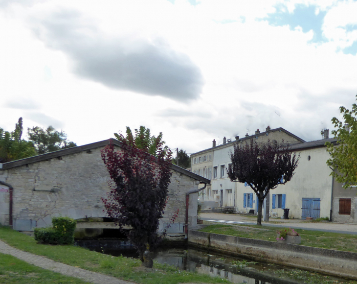 Le lavoir - Dugny-sur-Meuse