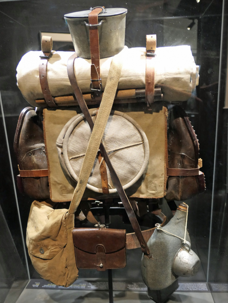 Dans le musée : l'équipement des soldats - Fleury-devant-Douaumont