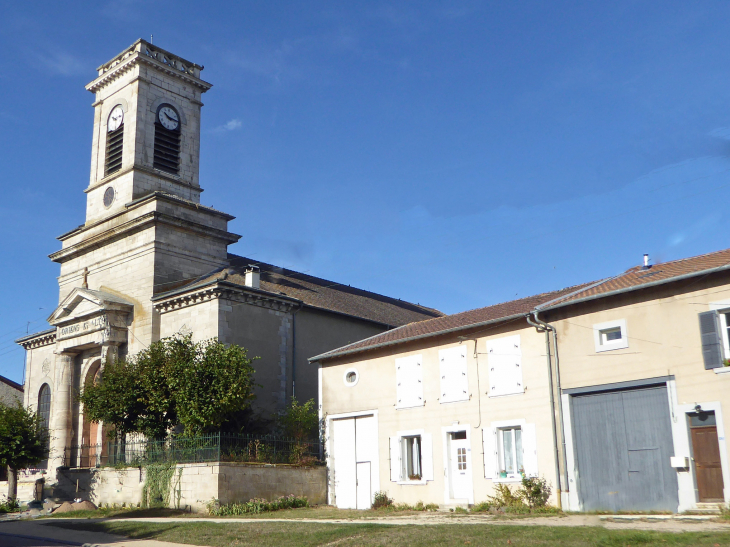 L'église dans la rue principale - Hannonville-sous-les-Côtes
